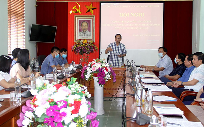 Đồng Chí Cao Xuân Chiểu - Phó Bí thư Đảng ủy Khối cơ quan và doanh nghiệp tỉnh, Trưởng Ban tổ chức Hội thi phát biểu tại Hội nghị.