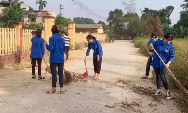 Đoàn viên thanh niên phường Nam Cường vệ sinh môi trường góp phần lan tỏa, nâng cao ý thức của cộng đồng về công tác bảo vệ môi trường.