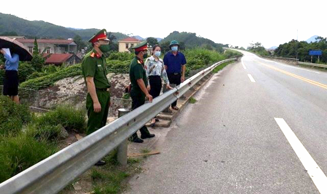 Tổ, chốt kiểm tra khu vực lối lên xuống trên địa bàn huyện Văn Yên.