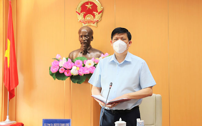 Bộ trưởng Bộ Y tế Nguyễn Thanh Long phát biểu tại cuộc họp.