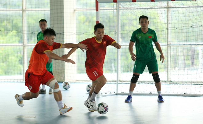 Buổi tập cuối cùng trước khi đội tuyển Futsal lên đường sang Tây Ban Nha tập huấn. Ảnh: VFF