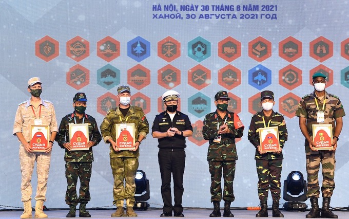 Đại diện các đội tuyển tham dự Army Games 2021 tại Việt Nam.