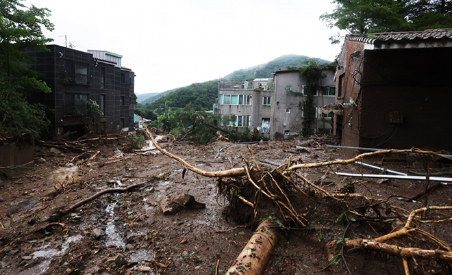 Vụ lở đất tại ngôi làng ở Gwangju, phía đông Seoul, hôm 9/8 trong đợt mưa kỷ lục.
