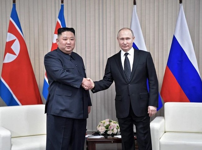 Chủ tịch Triều Tiên Kim Jong-un và Tổng thống Nga Vladimir Putin.