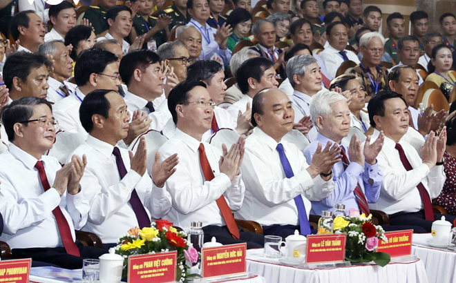 Chủ tịch nước Nguyễn Xuân Phúc cùng các đồng chí lãnh đạo, nguyên lãnh đạo Đảng, Nhà nước dự Lễ kỷ niệm 110 năm Ngày sinh Chủ tịch Hội đồng Nhà nước Võ Chí Công