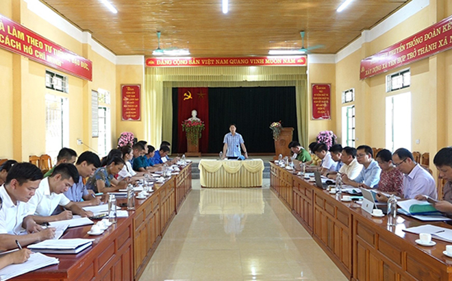 Lãnh đạo huyện Văn Yên giao nhiệm vụ cụ thể cho các cơ quan, đơn vị, các xã, thị trấn tập trung thực hiện hiệu quả 39 chỉ tiêu chủ yếu phát triển kinh tế - xã hội và xây dựng hệ thống chính trị năm 2022.