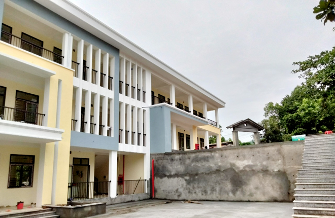 Công trình xây dựng Trường phổ thông dân tộc bán trú Tiểu học Cát Thịnh đã cơ bản hoàn thành, phục vụ tốt cho năm học mới.