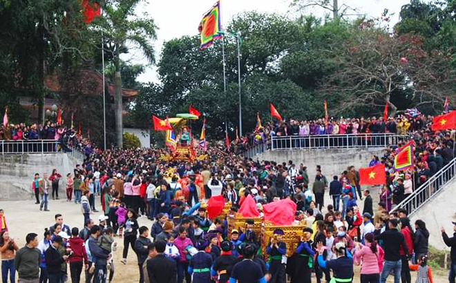 Lễ hội đền Đông Cuông được Bộ Văn hóa - Thể thao và Du lịch ghi danh vào Danh mục Di sản Văn hóa phi vật thể quốc gia.