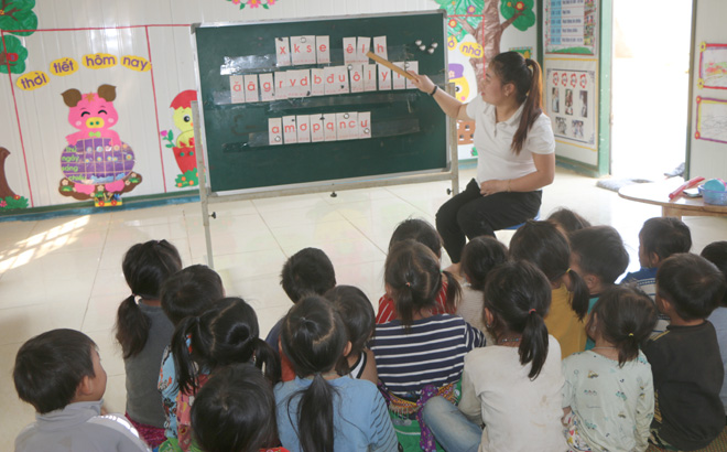 100% trường mầm non vùng DTTS triển khai thực hiện giai đoạn 2 Đề án “Tăng cường tiếng Việt cho trẻ mầm non, học sinh tiểu học vùng DTTS giai đoạn 2021-2025”.