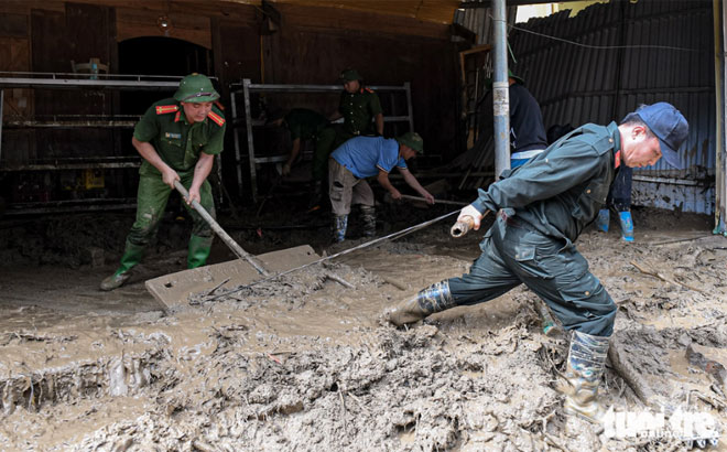 Mỗi ngày tỉnh Yên Bái đã huy động bình quân trên 2.500 lượt người tham gia khắc phục hậu quả do thiên tai gây ra.