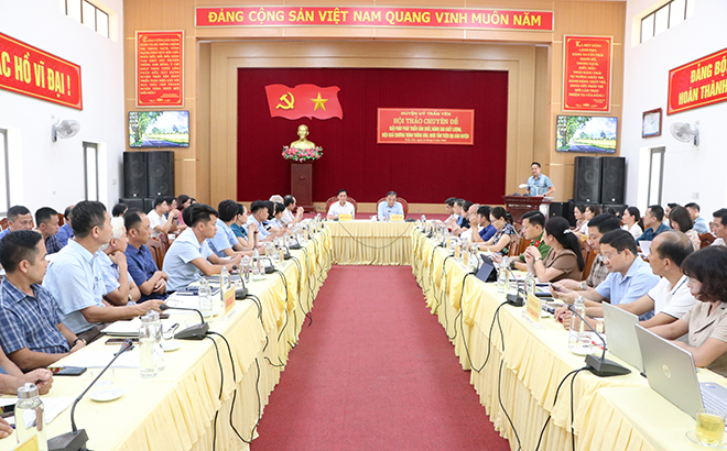 Quang cảnh cuộc họp.