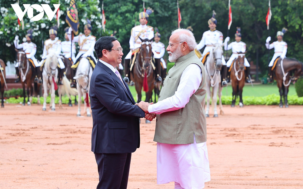 Thủ tướng nước Cộng hòa Ấn Độ Narendra Modi chào đón Thủ tướng Chính phủ Phạm Minh Chính