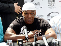 Mike Tyson đang trong tình trạng “bữa đói, bữa no”