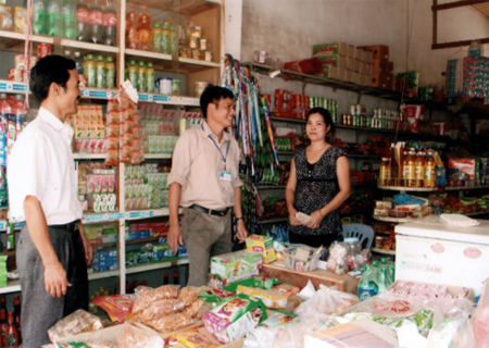 Các hộ kinh doanh tại chợ huyện Mù Cang Chải luôn chấp hành tốt nghĩa vụ thuế với Nhà nước.
