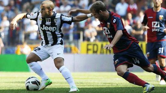 Juventus (đen-trắng) vượt qua Genoa với tỉ số 3-1 


