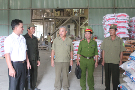 Công an xã Văn Tiến phối hợp tốt với các đơn vị chức năng nắm bắt tình hình tại các nhà máy trong Khu công nghiệp phía Nam của tỉnh.