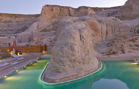 Đẹp mê hoặc resort sang trọng giữa lòng sa mạc
