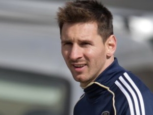 Lionel Messi vẫn phải ra tòa.