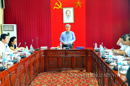 Đồng chí Đỗ Văn Chiến- Uỷ viên Ban chấp hành Trung ương Đảng, Bí thư Tỉnh uỷ chủ trì buổi làm việc.