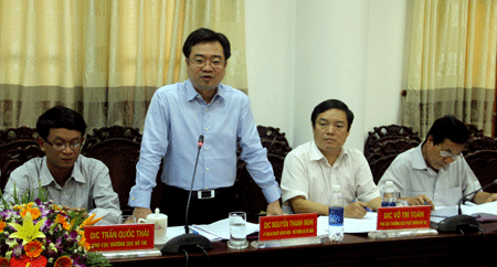 Thứ trưởng Bộ Xây dựng Nguyễn Thanh Nghị phát biểu kết luận tại buổi làm việc.