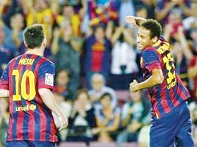 Messi và Neymar cùng lập công cho Barca.