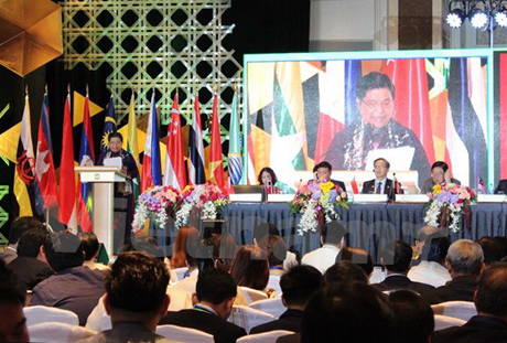 Phó Chủ tịch thường trực Quốc hội Tòng Thị Phóng phát biểu tại phiên toàn thể thứ nhất AIPA-38.