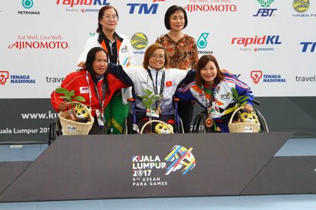 Vi Thị Hằng giành HCV đầu tiên cho Việt Nam tại ASEAN Para Games 2017.