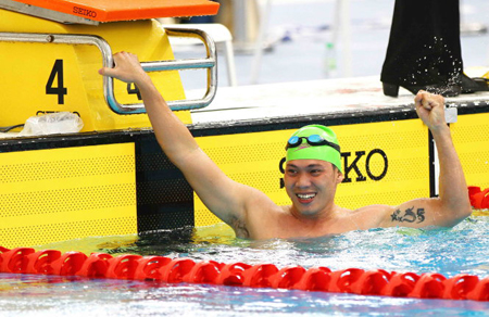 Niềm vui của Thanh Tùng sau khi phá kỷ lục.