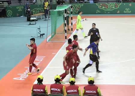 Ngọc Sơn ăn mừng bàn thắng vào lưới Turkmenistan.