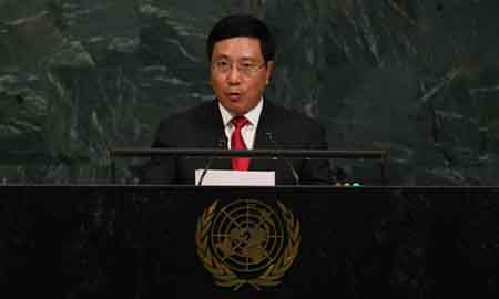 Phó Thủ tướng, Bộ trưởng Bộ Ngoại giao Phạm Bình Minh phát biểu tại phiên Thảo luận cấp cao Khóa họp 72 Đại hội đồng Liên hợp quốc.