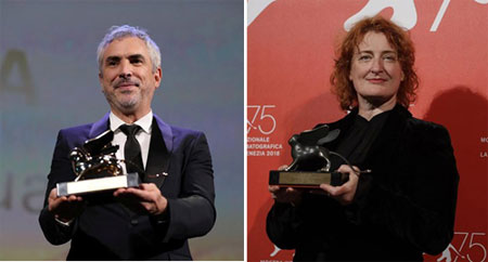 Đạo diễn Jennifer Kent nhận Giải thưởng Đặc biệt của ban giám khảo (trái) và Đạo diễn Alfonso Cuaron nhận giải Sư tử vàng (phải).