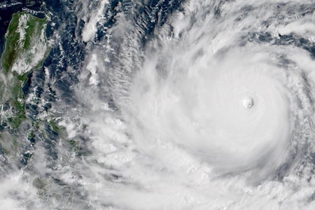 Siêu bão Mangkhut đổ bộ Philippines lúc 2h30 sáng nay (15.9).