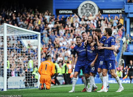 Chelsea giành chiến thắng tưng bừng trong ngày Hazard (số 10) lập hat-trick.