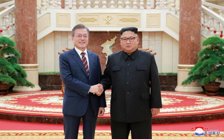 Tổng thống Hàn Quốc bắt đầu hội đàm với nhà lãnh đạo Triều Tiên.