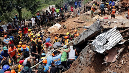 Bão Mangkhut gây lở đất tại nhiều nơi ở Philippines.