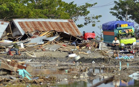 Số người chết vì thảm họa động đất, sóng thần ở Indonesia đã lên tới 420 người.