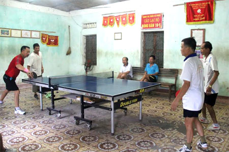 Các vận động viên môn bóng bàn đoàn huyện Trấn Yên tập luyện chuẩn bị tham gia Đại hội TDTT tỉnh lần thứ VIII.