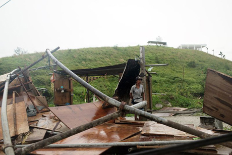 Philippines hứng chịu những thiệt hại đầu tiên khi siêu bão Mangkhut đổ bộ vào tỉnh Cagayan trên đảo Luzon.