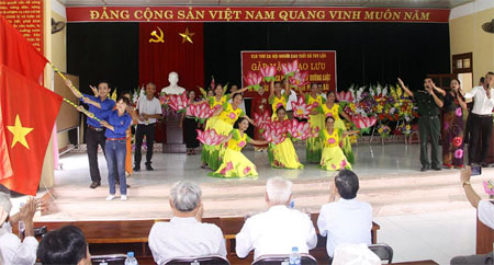 Các tiết mục của Câu lạc bộ Thơ ca Hội Người cao tuổi xã Tuy Lộc đều được dàn dựng công phu, sinh động.