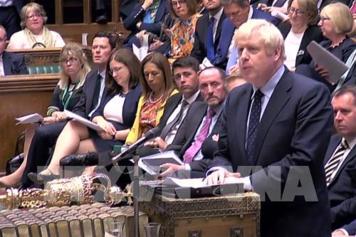 Thủ tướng Anh Boris Johnson (phải, phía trước) phát biểu tại phiên họp của Hạ viện ở thủ đô London ngày 25/7/2019.