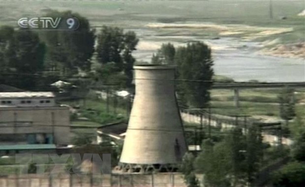 Tháp làm nguội của cơ sở hạt nhân Yongbyon của Triều Tiên trước khi bị phá hủy.