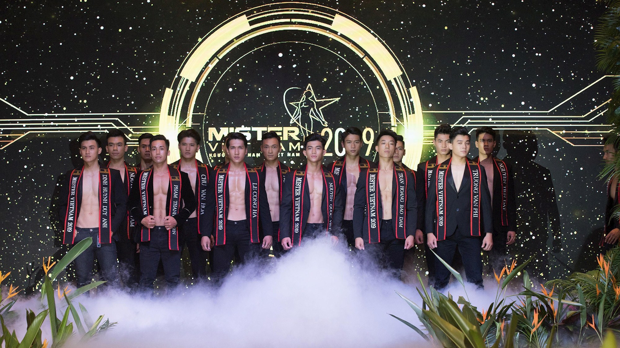 Các thí sinh lọt vào chung kết Mister Việt Nam 2019.