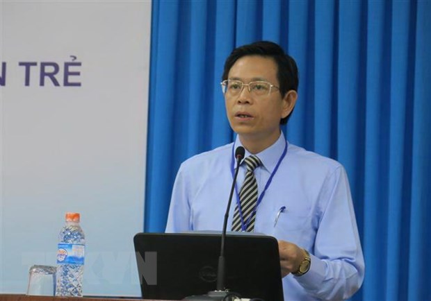 Giáo sư, tiến sỹ Tạ Ngọc Đôn, Vụ trưởng Vụ Khoa học công nghệ và môi trường, Bộ Giáo dục và Đào tạo phát biểu tại Hội thảo.