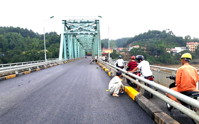 Dự kiến đến ngày 30/9, cầu Yên Bái thông cầu trở lại.
