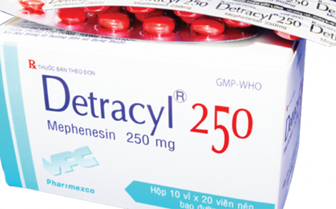 Viên nén bao đường Detracyl 250 (Mephenesin 250mg) do Công ty cổ phần dược phẩm Cửu Long sản xuất.