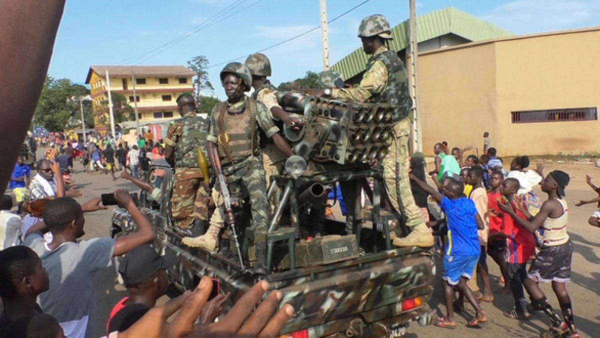 Các binh lính Guinea tại thủ đô Conakry ngày 5/9.Ảnh: Reuters.