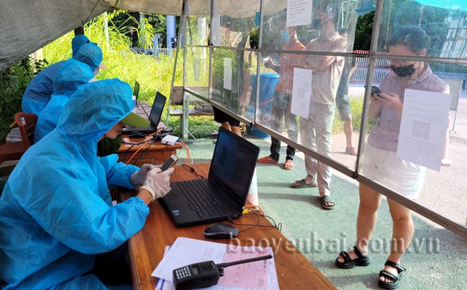 Ban Chỉ đạo yêu cầu tiếu tục siết chặt kiểm tra, kiểm soát người ra/vào địa bàn tỉnh tại các chốt kiểm dịch y tế. Ảnh minh họa