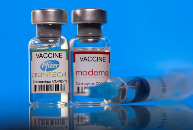 Bộ Y tế đề nghị các tỉnh, thành xem xét tiêm trộn vaccine COVID-19 Moderna và Pfizer