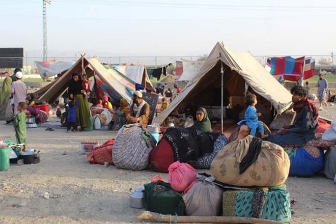 Người tị nạn Afghanistan tại các khu lều tạm ở khu vực biên giới giữa Afghanistan và Pakistan, ngày 31/8/2021.