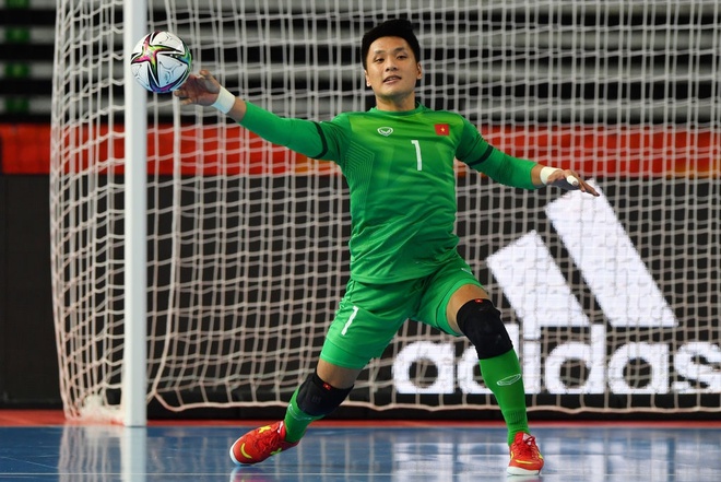 Văn Ý trở thành người hùng của tuyển futsal Việt Nam.
